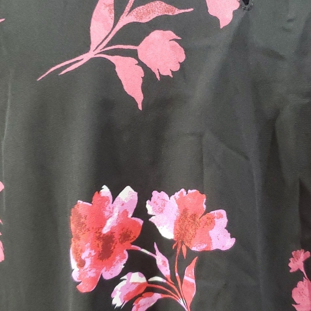 Torrid cold shoulder dusty purple floral rose pattern on black - Picture 4 of 7